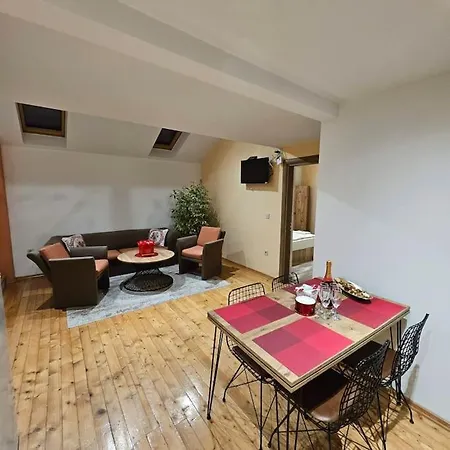 Center 7 Διαμέρισμα *